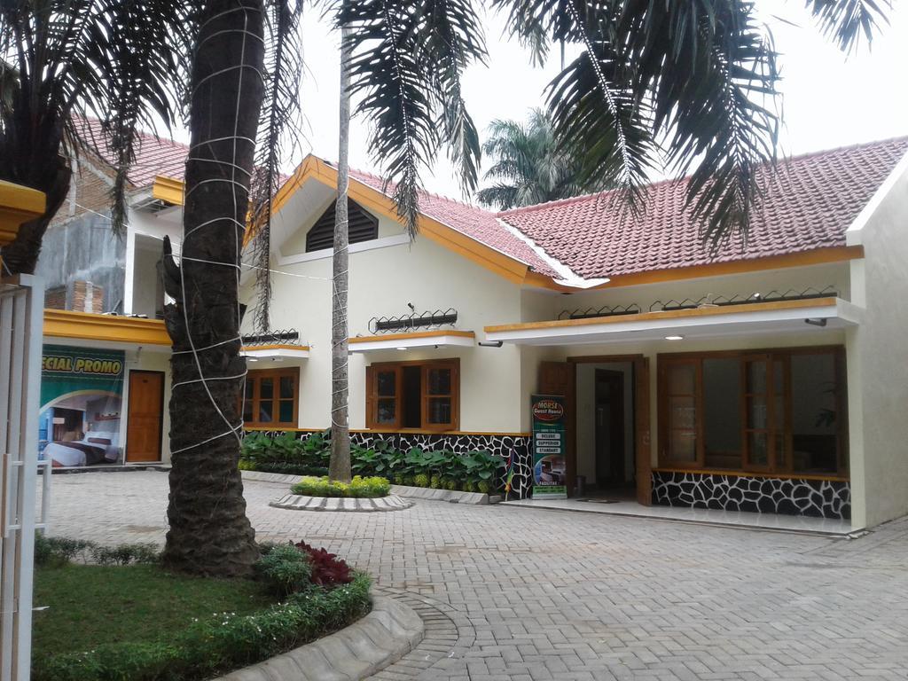 Morse Guest House Malang Exterior foto